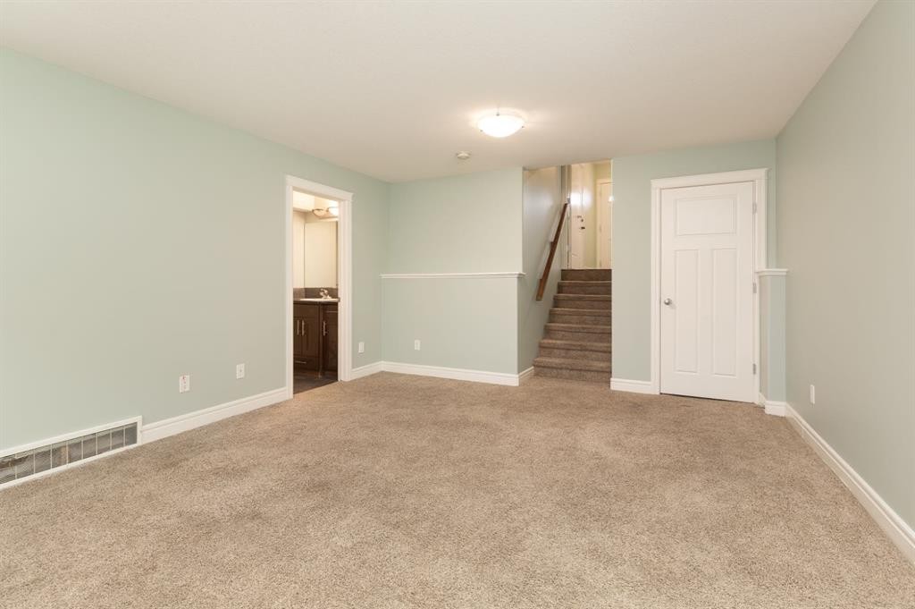 847 Mt Sundance Manor West, Lethbridge, AB - Indoor Photo Showing Other Room