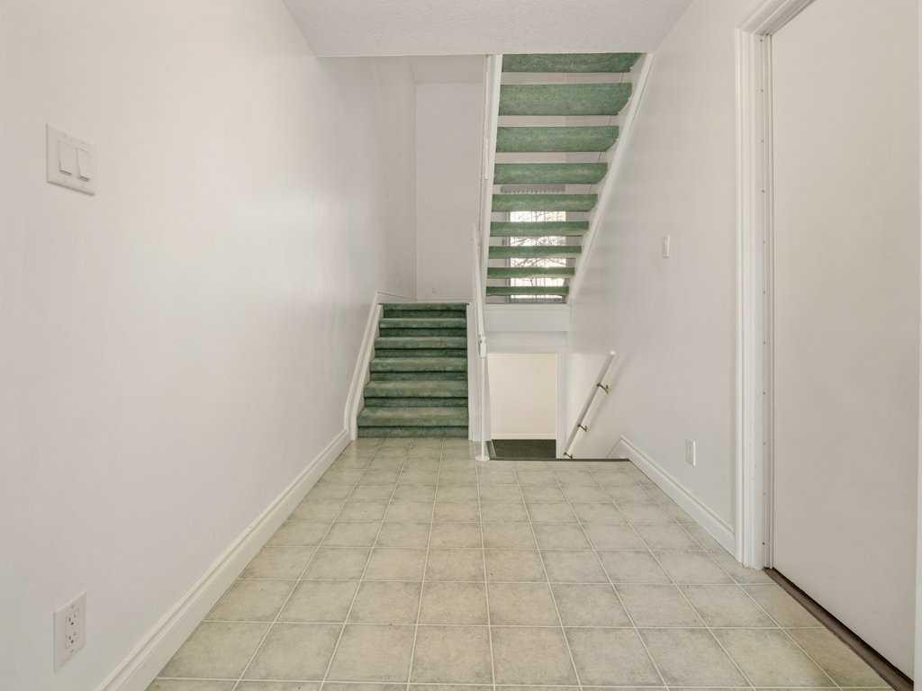 5-1520 23 Avenue North, Lethbridge, AB - Indoor Photo Showing Other Room