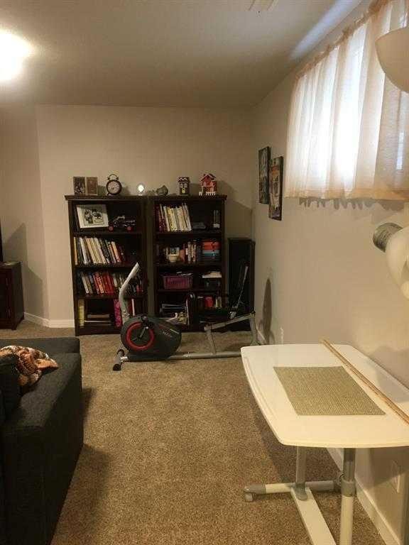 25-284 Cougar Way North, Lethbridge, AB - Indoor Photo Showing Other Room