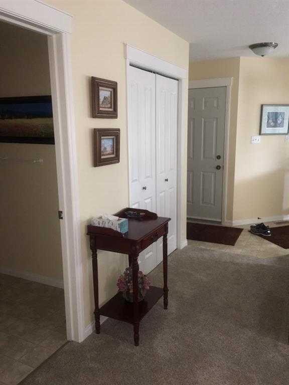 25-284 Cougar Way North, Lethbridge, AB - Indoor Photo Showing Other Room