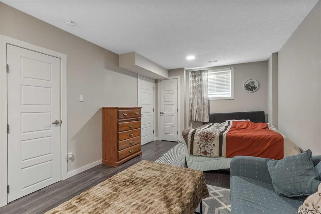 2-1180 Keystone Road West, Lethbridge, AB - Indoor Photo Showing Other Room