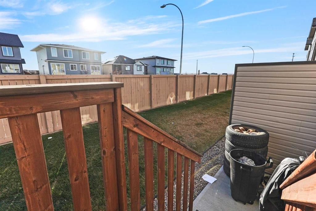 2-1180 Keystone Road West, Lethbridge, AB - Outdoor