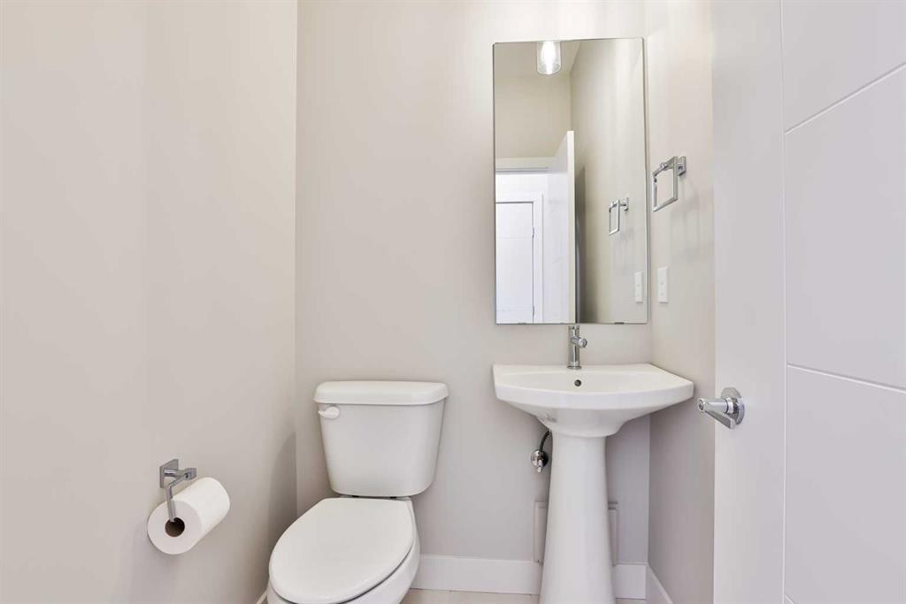 3009 46 Street South, Lethbridge, AB - Indoor Photo Showing Bathroom