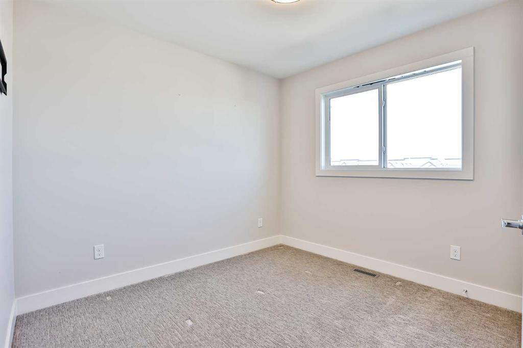 3009 46 Street South, Lethbridge, AB - Indoor Photo Showing Other Room