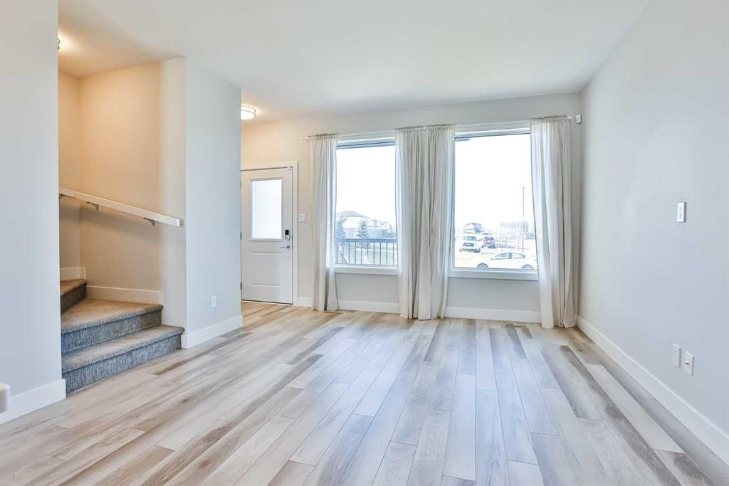 3009 46 Street South, Lethbridge, AB - Indoor Photo Showing Other Room