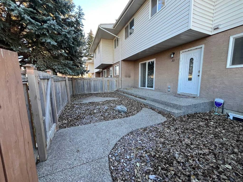 35-1915 18 Avenue North, Lethbridge, AB
