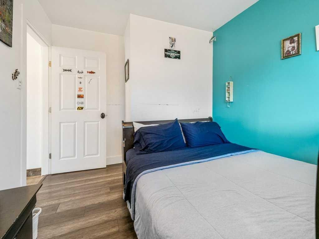 6501 22 Avenue, Coleman, AB - Indoor Photo Showing Bedroom