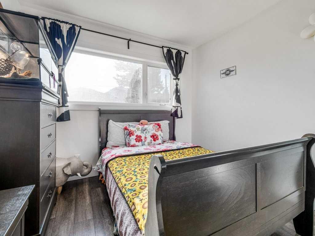 6501 22 Avenue, Coleman, AB - Indoor Photo Showing Bedroom