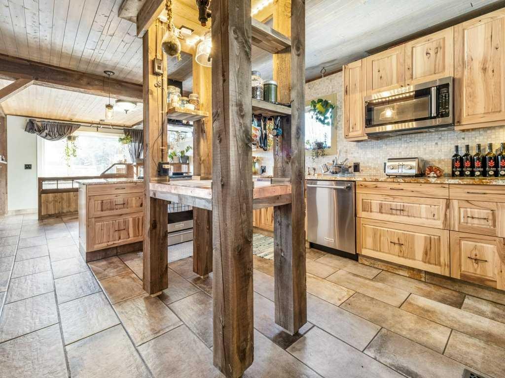 6501 22 Avenue, Coleman, AB - Indoor Photo Showing Kitchen