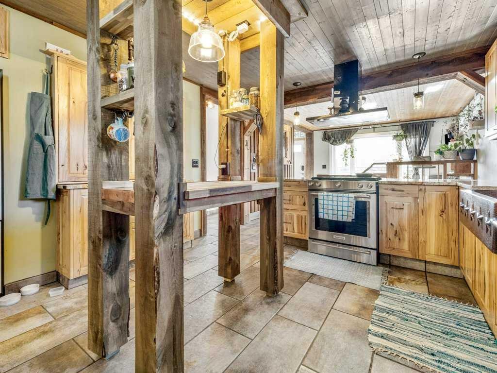 6501 22 Avenue, Coleman, AB - Indoor Photo Showing Kitchen