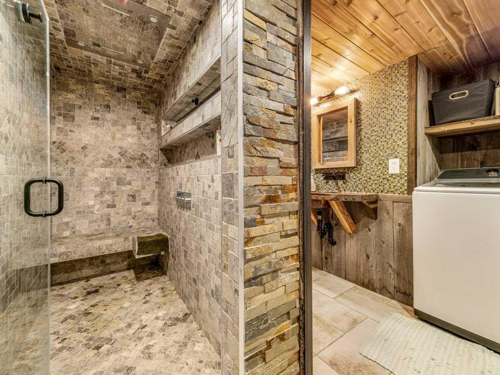 6501 22 Avenue, Coleman, AB - Indoor Photo Showing Laundry Room