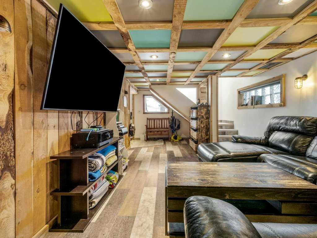 6501 22 Avenue, Coleman, AB - Indoor