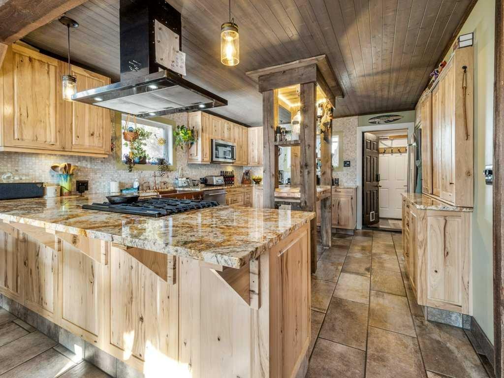 6501 22 Avenue, Coleman, AB - Indoor Photo Showing Kitchen