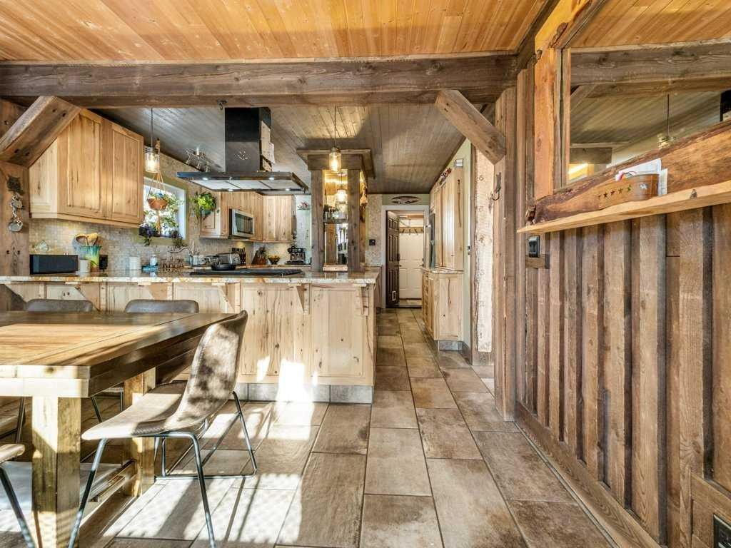 6501 22 Avenue, Coleman, AB - Indoor