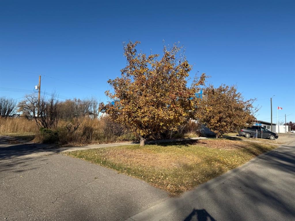 410 Grand Avenue, Carmangay, AB