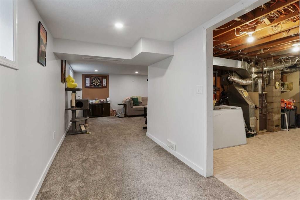 1127 16 Street South, Lethbridge, AB - Indoor Photo Showing Basement