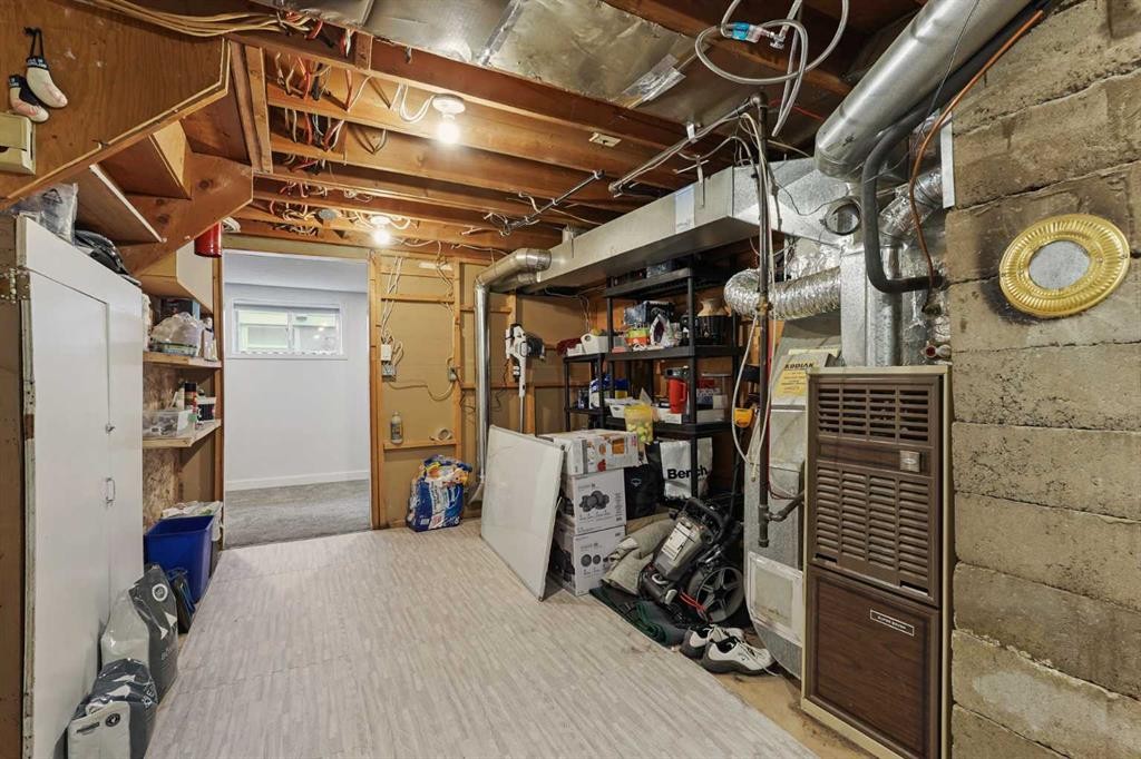 1127 16 Street South, Lethbridge, AB - Indoor Photo Showing Basement