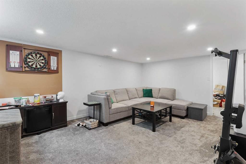 1127 16 Street South, Lethbridge, AB - Indoor