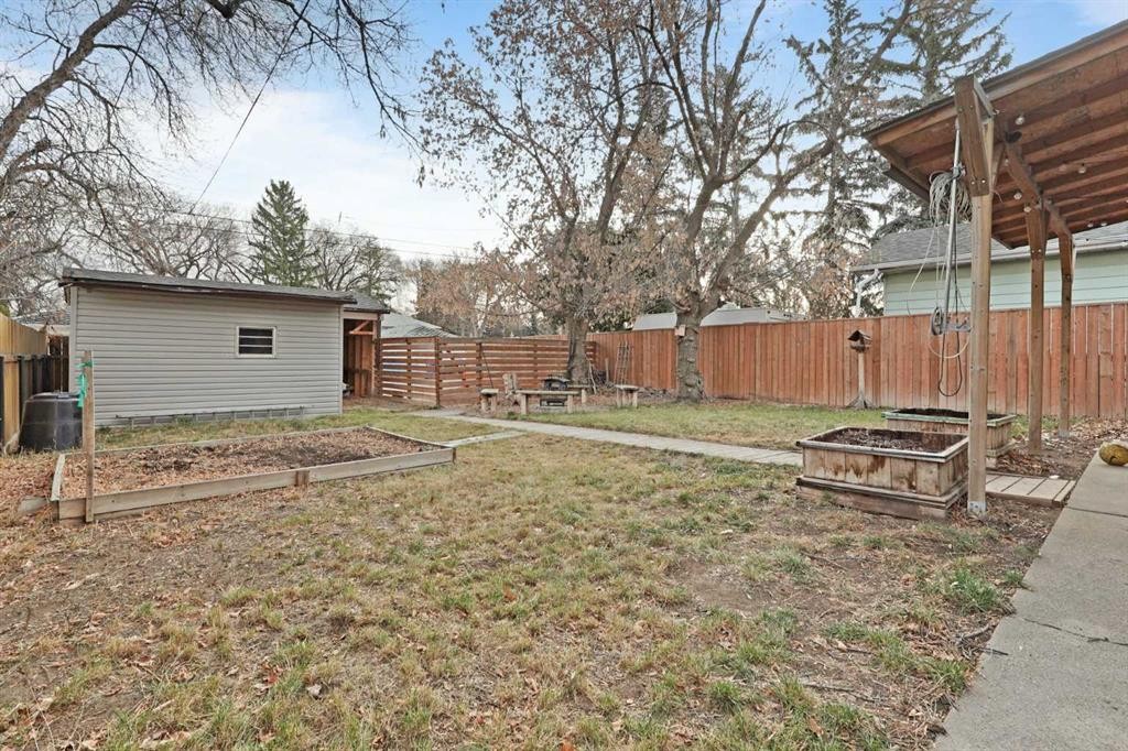 1127 16 Street South, Lethbridge, AB - Outdoor