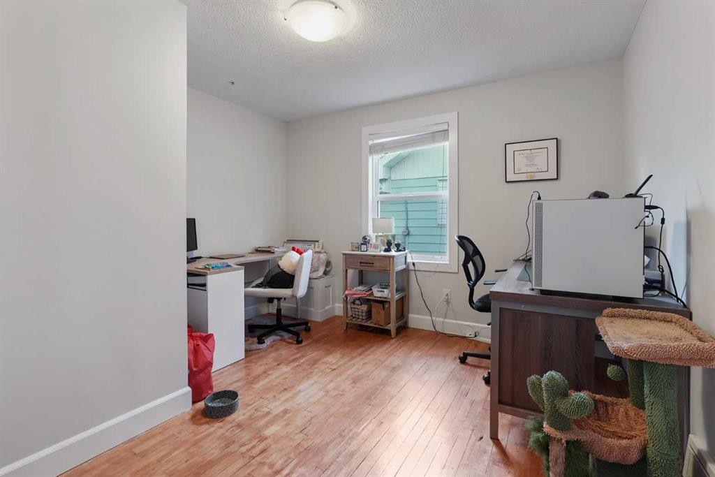 1127 16 Street South, Lethbridge, AB - Indoor Photo Showing Other Room