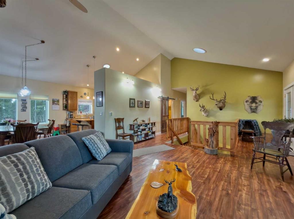 109 Adanac Rise, Hillcrest, AB - Indoor Photo Showing Living Room