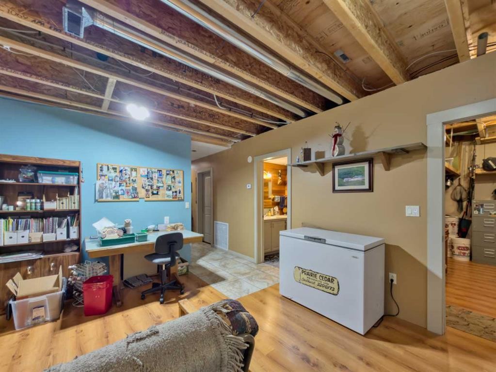 109 Adanac Rise, Hillcrest, AB - Indoor Photo Showing Other Room
