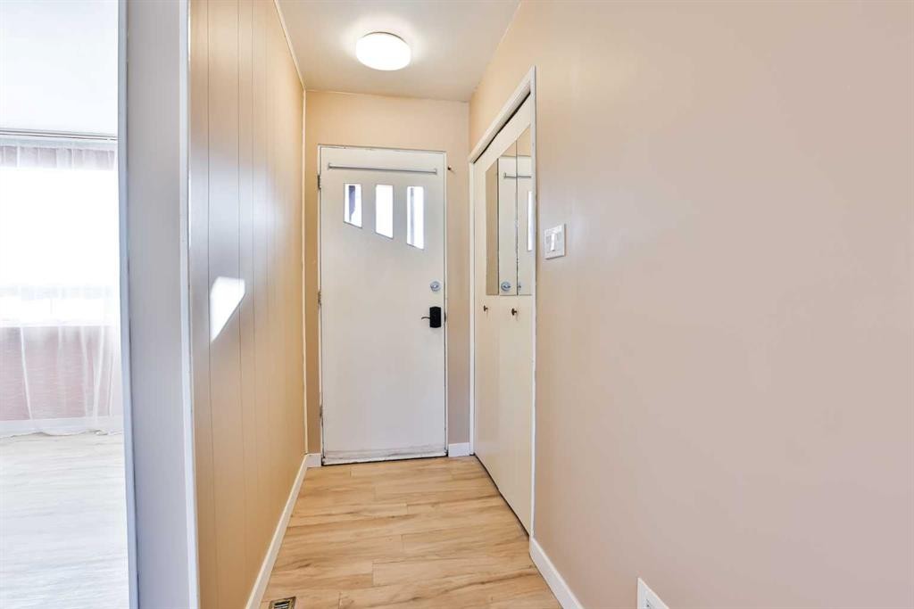 1321 17 Avenue South, Lethbridge, AB - Indoor Photo Showing Other Room