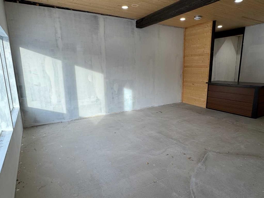 232 Main Street, Cardston, AB