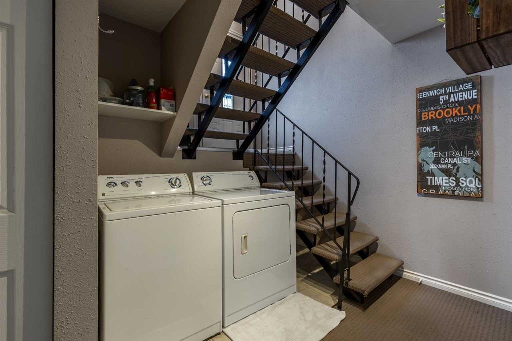 4-1701 St Edward Boulevard North, Lethbridge, AB - Indoor Photo Showing Laundry Room