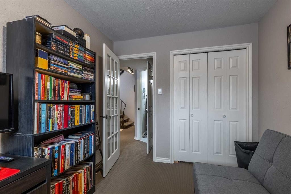 4-1701 St Edward Boulevard North, Lethbridge, AB - Indoor