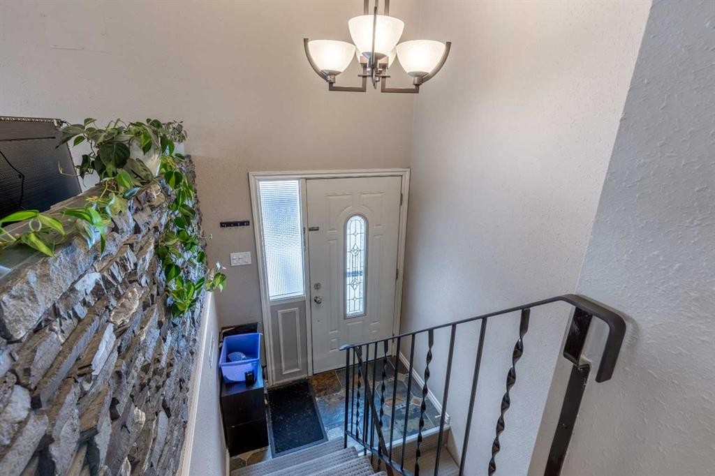 4-1701 St Edward Boulevard North, Lethbridge, AB - Indoor Photo Showing Other Room