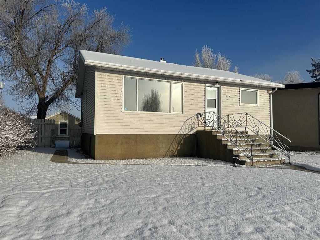 114 3 Avenue North, Vauxhall, AB - Outdoor