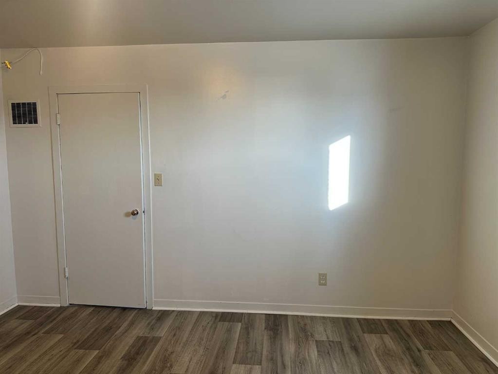 114 3 Avenue North, Vauxhall, AB - Indoor Photo Showing Other Room