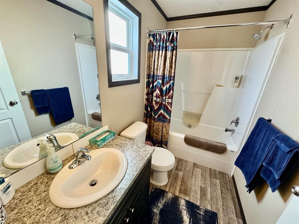 95041A Hwy 2, Fort Macleod, AB - Indoor Photo Showing Bathroom