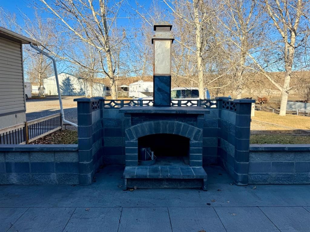 95041A Hwy 2, Fort Macleod, AB - Outdoor