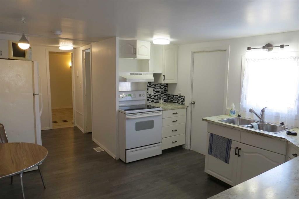 7 Parkland Estates, Raymond, AB