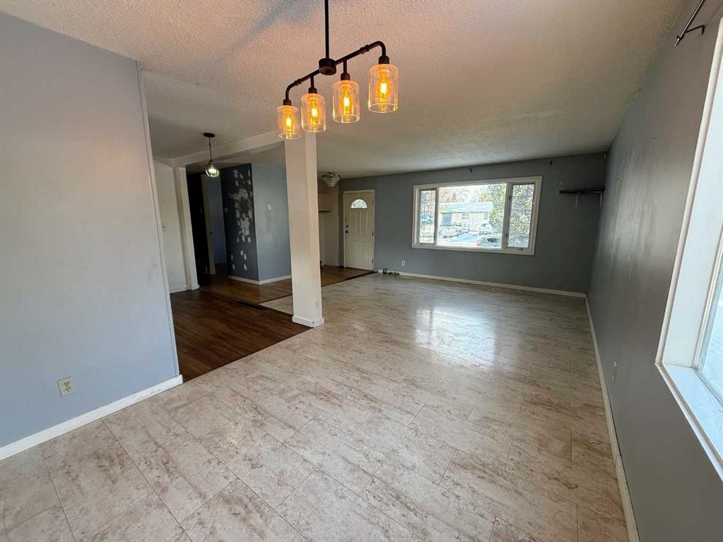 222 Eagle Road North, Lethbridge, AB - Indoor Photo Showing Other Room