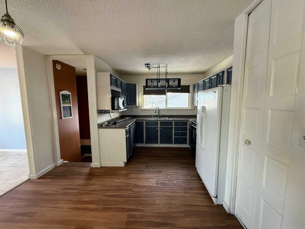 222 Eagle Road North, Lethbridge, AB - Indoor