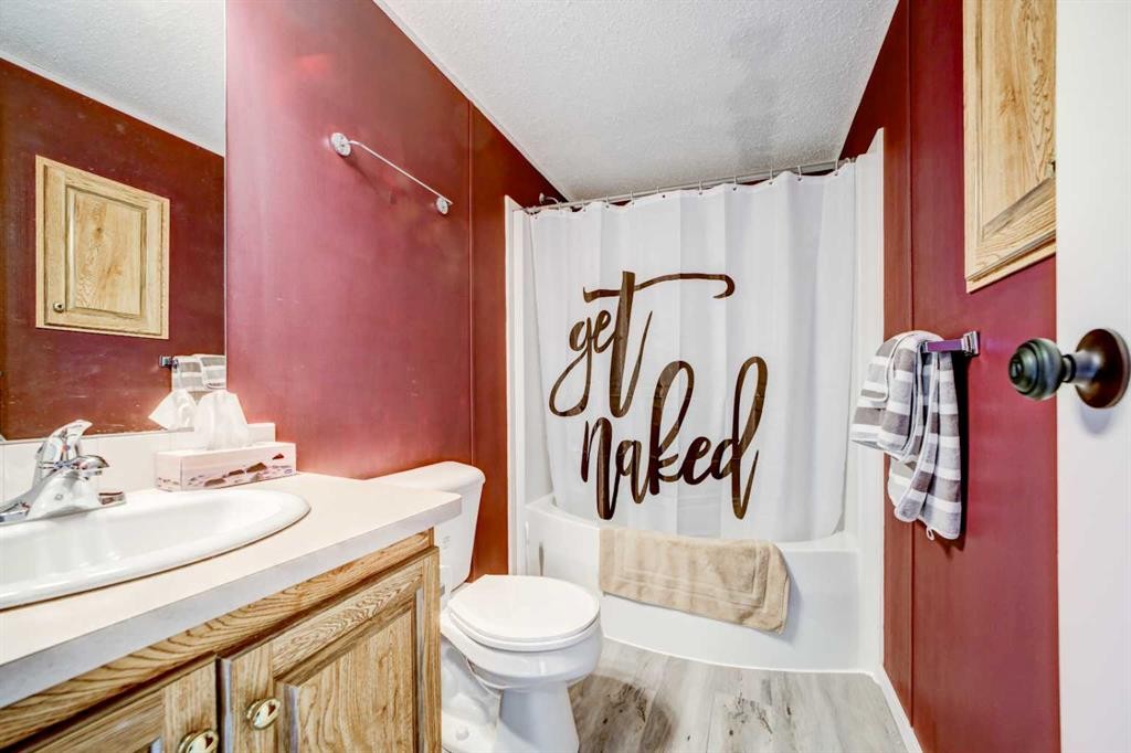308 Station Boulevard, Coaldale, AB