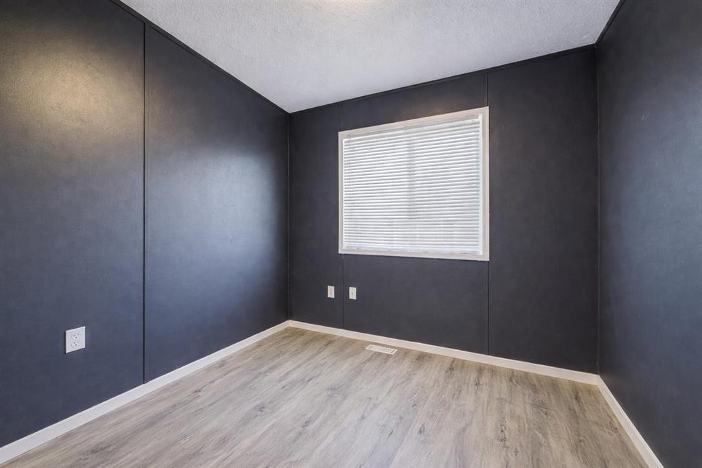 308 Station Boulevard, Coaldale, AB