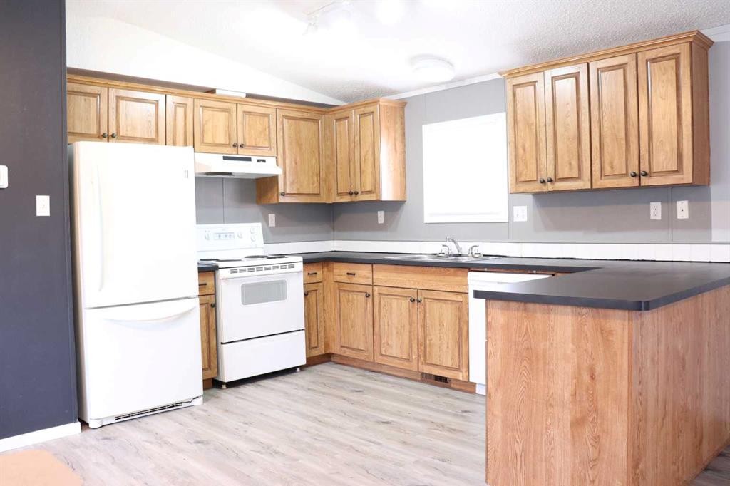 308 Station Boulevard, Coaldale, AB