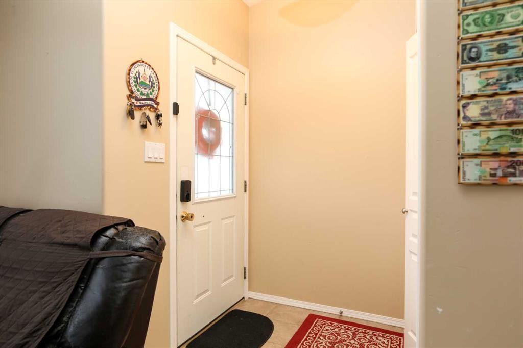 52 Lynx Road North, Lethbridge, AB - Indoor Photo Showing Other Room