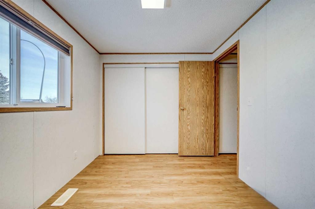 27 Westover Crescent West, Claresholm, AB - Indoor Photo Showing Other Room