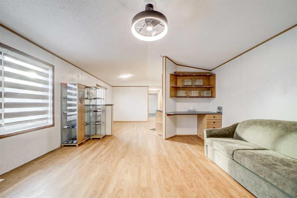 27 Westover Crescent West, Claresholm, AB - Indoor