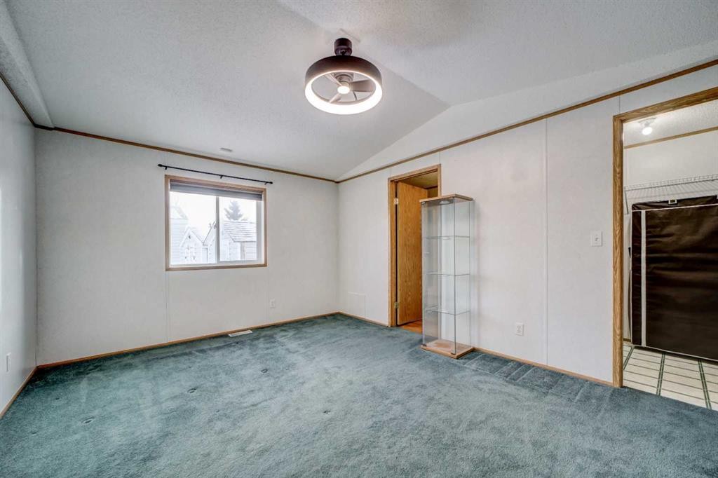 27 Westover Crescent West, Claresholm, AB - Indoor Photo Showing Other Room