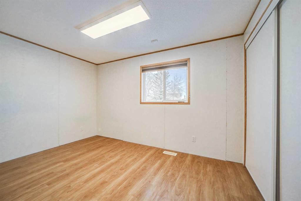 27 Westover Crescent West, Claresholm, AB - Indoor Photo Showing Other Room