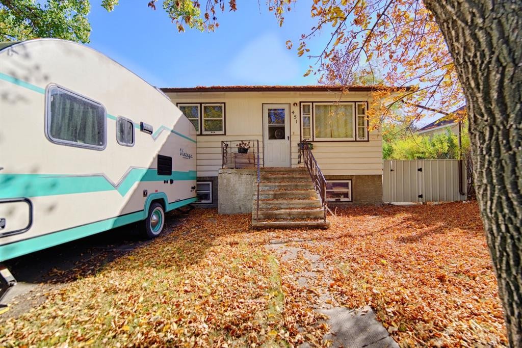 451 19 Street North, Lethbridge, AB - Outdoor