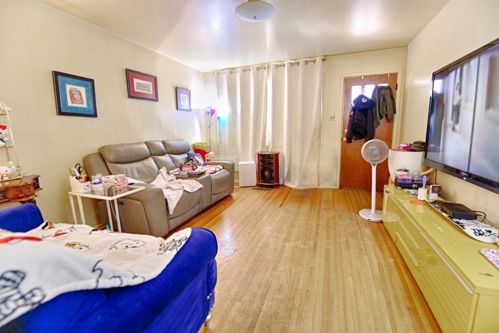 451 19 Street North, Lethbridge, AB - Indoor