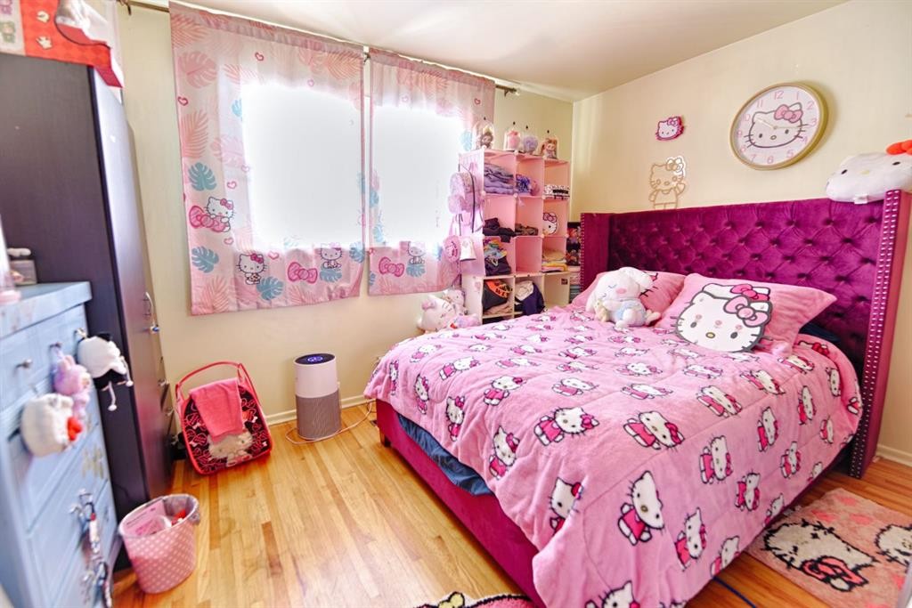 451 19 Street North, Lethbridge, AB - Indoor Photo Showing Bedroom