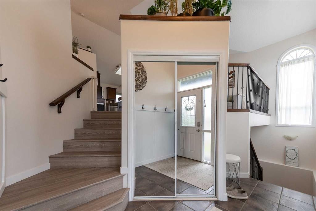 148 Coalbanks Boulevard West, Lethbridge, AB - Indoor Photo Showing Other Room